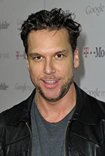How tall is Dane Cook?